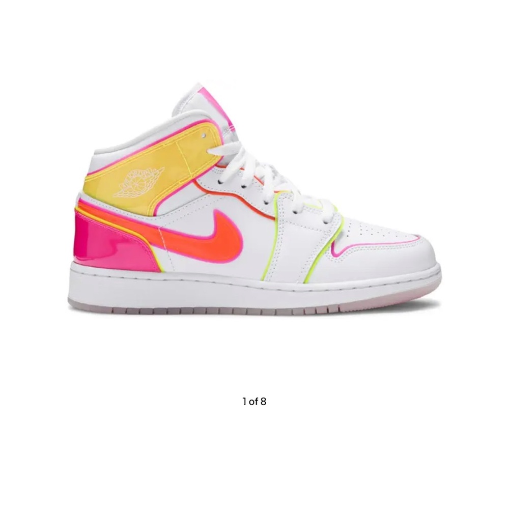 Air Jordan 1 Mid SE GS “Edge Glow” size 6Y (fits women’s 7.5-8)